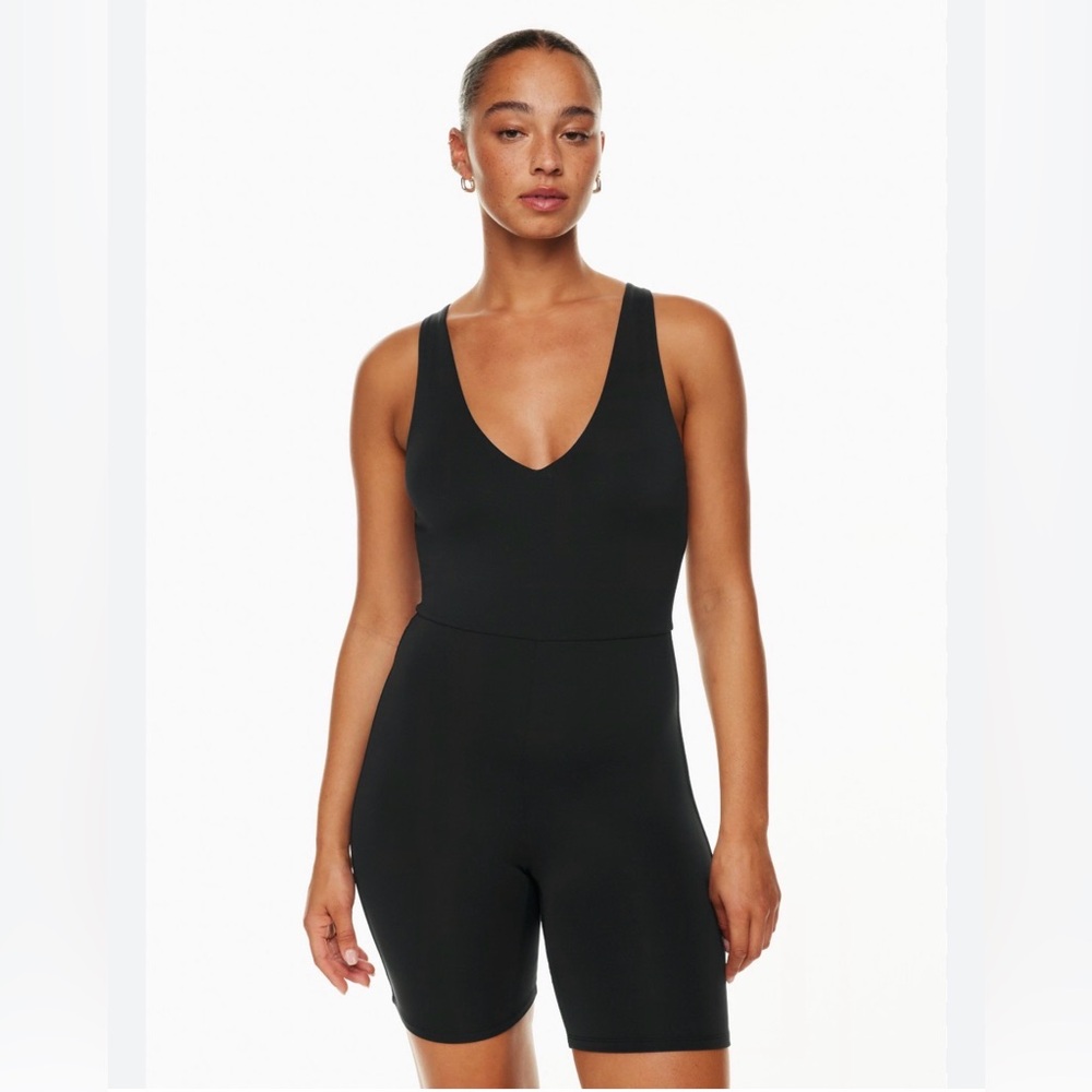 Aritzia Babaton Contour Romper Black V Neck Unitard Size M